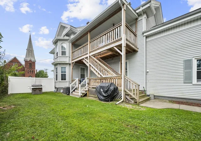 Listing Photo 4 - Condo for sale in building located at 1971 Northampton St, Holyoke, MA 01040
