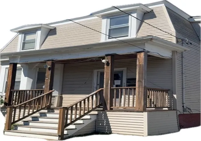 Photo 1 of Sale Pending at 33 Parrott St, Lynn, MA 01902 | MLS# 73583037 | Listing updated on 2026-10-15