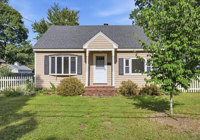 Photo 1 of Single family home for sale at 6 Pleasant St, Chelmsford, MA 01824 | MLS# 73574356 | Listing updated on 2026-09-15