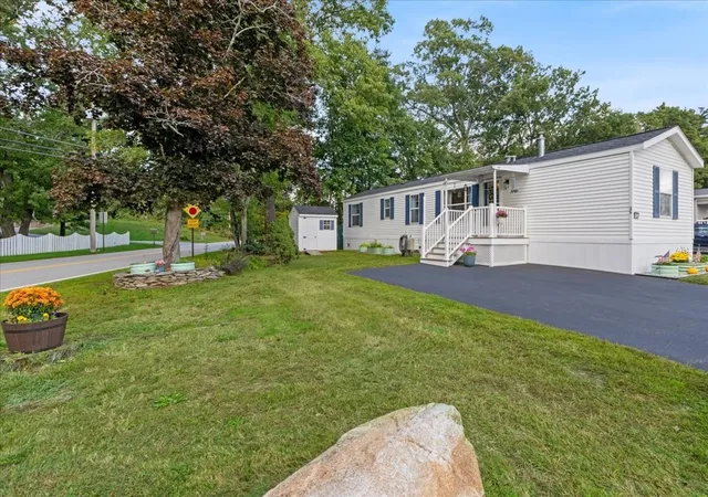 Photo 2 of Manufactured home for sale at 1 Arrow Dr #L, Salem, NH 03079 | MLS# 73583594 | Listing updated on 2026-10-02