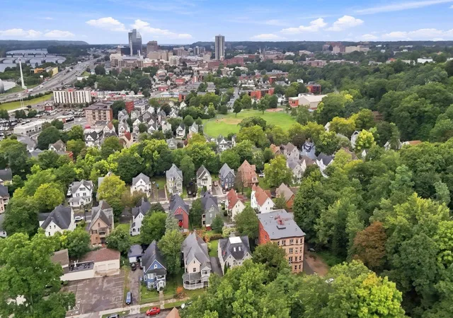Listing Photo 5 - Condo for sale in building located at 40 Warriner Ave, Springfield, MA 01108