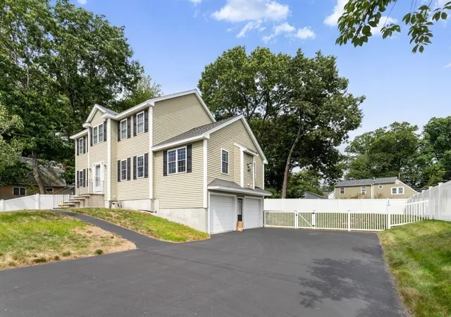 Photo 2 of Single family home for sale at 28 Glenside Ave, Billerica, MA 01821 | MLS# 73574559 | Listing updated on 2026-09-16