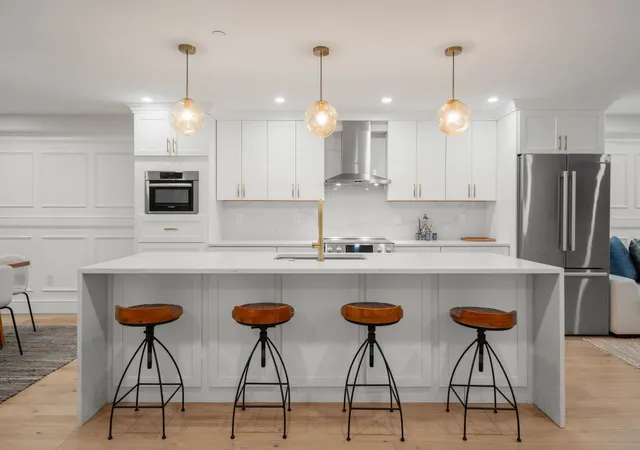 Photo 2 of Condo for sale at 5 Worcester Sq #A, Boston, MA 02118 | MLS# 73573512 | Listing updated on 2026-09-12
