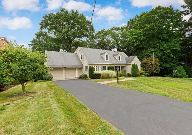 Photo 2 of Sale Pending at 48 Locksley Rd, Lynnfield, MA 01940 | MLS# 73575007 | Listing updated on 2026-09-26
