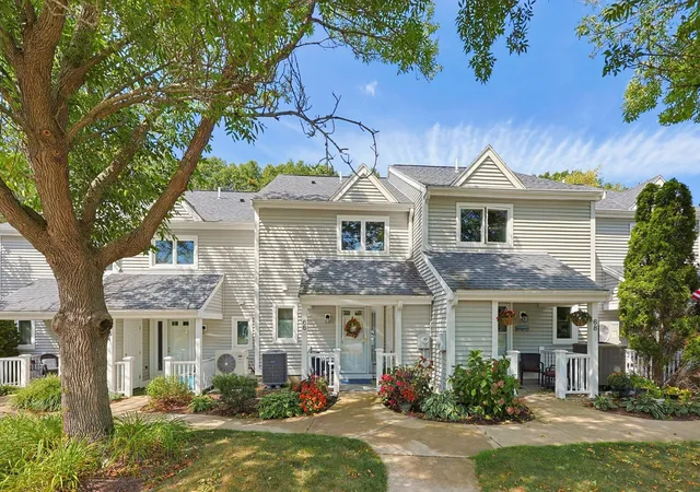 Listing Photo 1 - Condo for sale in building located at 66 Westcliff Dr, Plymouth, MA 02360 - Unit #0