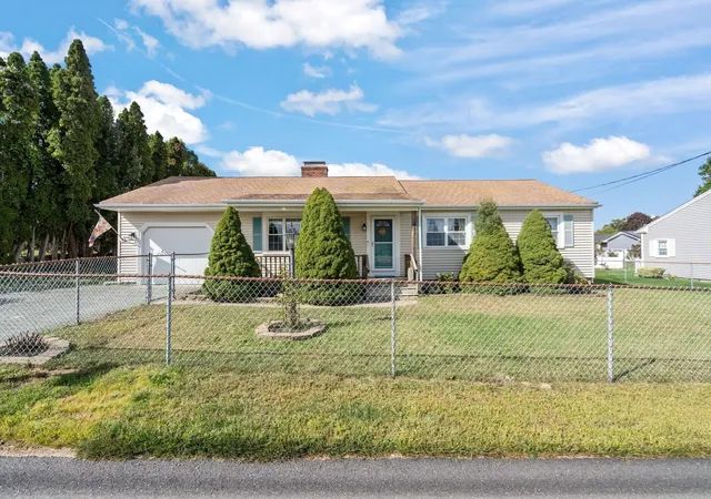 Photo 2 of Sale Pending at 935 Allen St, North Dartmouth, MA 02747 | MLS# 73582549 | Listing updated on 2026-10-21