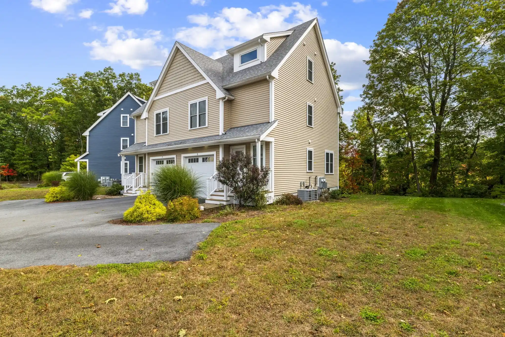 Listing Photo 2 - Condo for sale in 5 Orch Vw Cir located at 5 Orch Vw Cir, Framingham, MA 01702 - Unit 5 Orchard View Cir