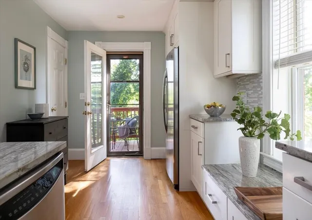 Listing Photo 1 - Condo for sale in building located at 16 Kent Sq, Brookline, MA 02446 - Unit #2
