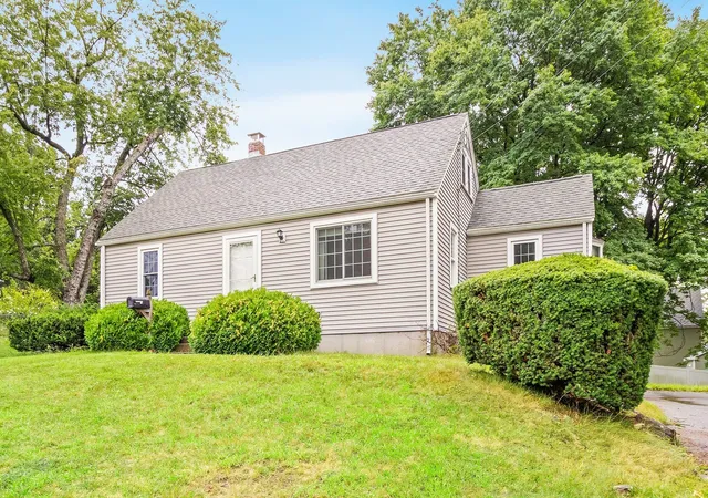 Photo 3 of Single family home for sale at 51 Ridge Rd, Marlborough, MA 01752 | MLS# 73570976 | Listing updated on 2026-09-06