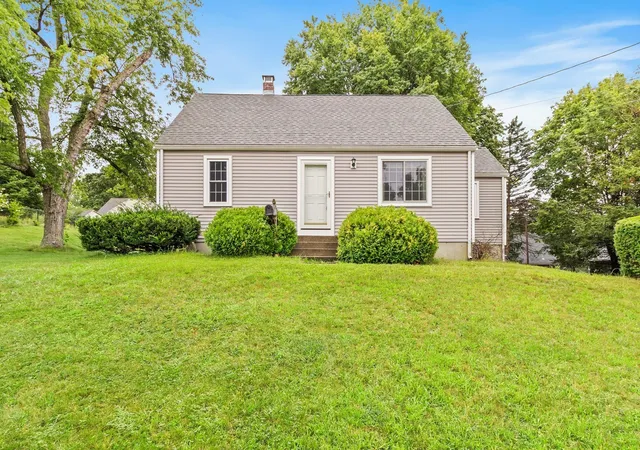 Photo 3 of Single family home for sale at 51 Ridge Rd, Marlborough, MA 01752 | MLS# 73570976 | Listing updated on 2026-09-06