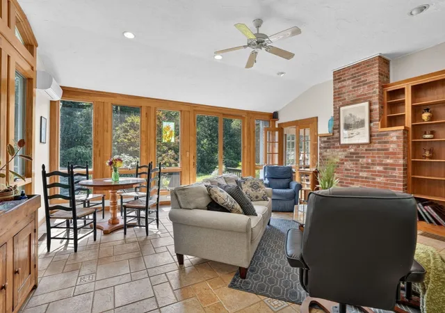 Photo 4 of Single family home for sale at 31 Brown St, Andover, MA 01810 | MLS# 73571793 | Listing updated on 2026-09-14