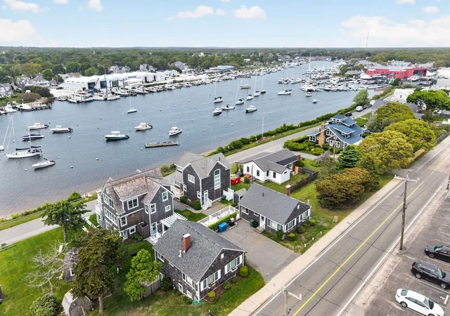 Photo 2 of Single family home for sale at 426 Grand Ave, Falmouth, MA 02540 | MLS# 73587336 | Listing updated on 2026-10-10