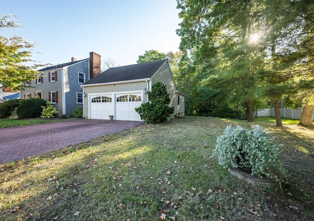 Photo 3 of Sale Pending at 21 Thatcher St, South Dartmouth, MA 02748 | MLS# 73588228 | Listing updated on 2026-10-24