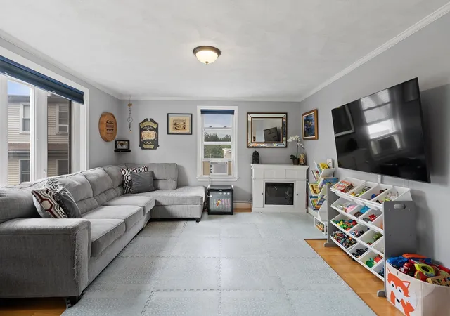 Photo 3 of Single family home for sale at 10 Windsor Ave, Lynn, MA 01902 | MLS# 73574060 | Listing updated on 2026-09-13