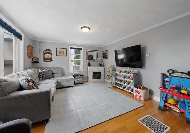 Photo 4 of Single family home for sale at 10 Windsor Ave, Lynn, MA 01902 | MLS# 73574060 | Listing updated on 2026-09-13