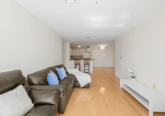 Listing Photo 5 - Condo for sale in building located at 30 Franklin St, Malden, MA 02148 - Unit #312