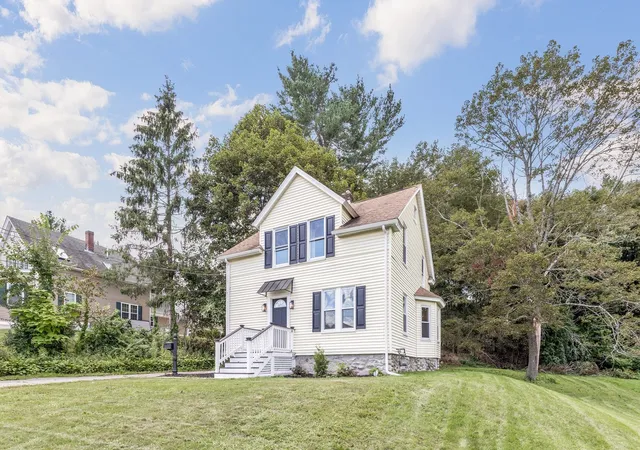 Photo 3 of Single family home for sale at 36 Central St, Auburn, MA 01501 | MLS# 73575994 | Listing updated on 2026-09-15
