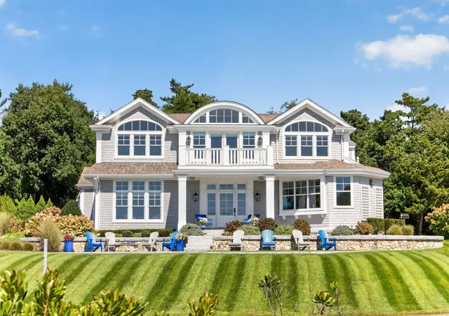 Photo 1 of Single family home for sale at 12 Pond St, Chatham, MA 02633 | MLS# 73582098 | Listing updated on 2026-09-28
