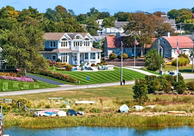 Photo 3 of Single family home for sale at 12 Pond St, Chatham, MA 02633 | MLS# 73582098 | Listing updated on 2026-09-28
