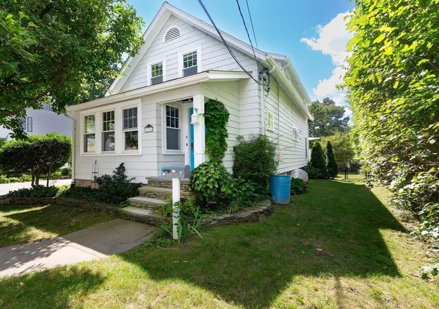 Photo 3 of Single family home for sale at 336 Franklin St, Framingham, MA 01702 | MLS# 73573964 | Listing updated on 2026-09-17