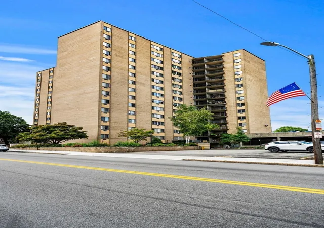 Listing Photo 4 - Condo for sale in building located at 1025 Hancock St, Quincy, MA 02169 - Unit #13B