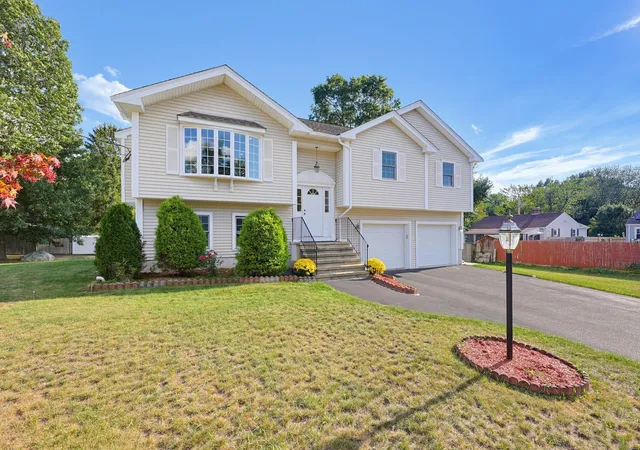 Photo 2 of Single family home for sale at 5 Ivy Cir, Randolph, MA 02368 | MLS# 73576162 | Listing updated on 2026-09-11