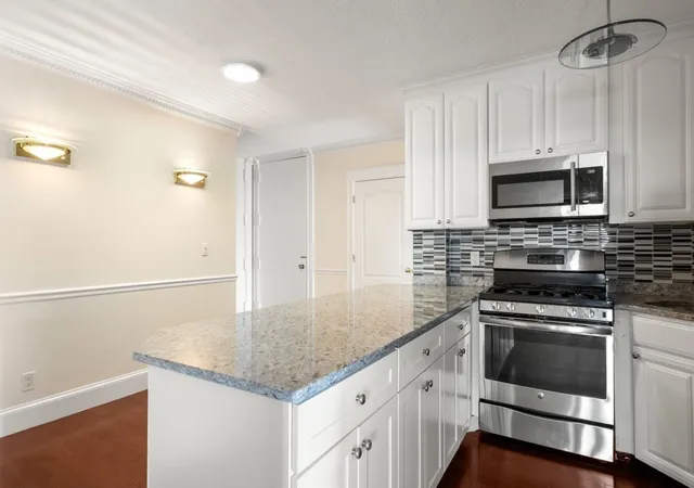 Listing Photo 5 - Condo for sale in Harbor Towers I located at 85 E India Row, Boston, MA 02110 - Unit #10G