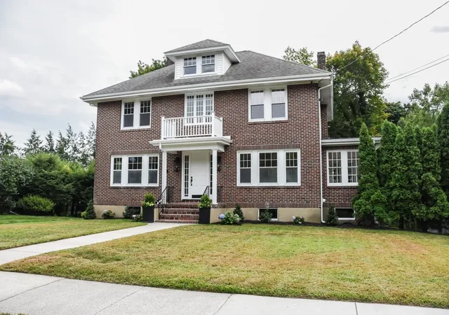Photo 2 of Single family home for sale at 19 Stoneleigh Rd, Watertown, MA 02472 | MLS# 73575192 | Listing updated on 2026-09-17