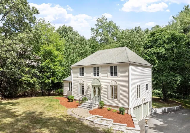 Photo 2 of Single family home for sale at 10 Zeus Dr, Chelmsford, MA 01824 | MLS# 73571343 | Listing updated on 2026-09-16