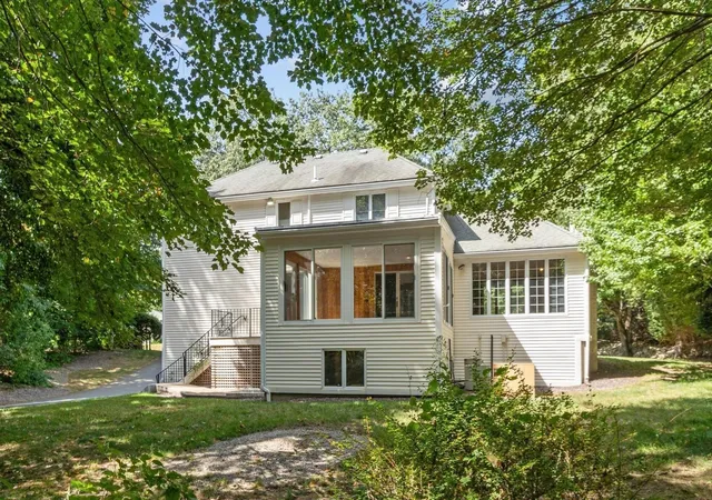 Photo 3 of Single family home for sale at 10 Zeus Dr, Chelmsford, MA 01824 | MLS# 73571343 | Listing updated on 2026-09-16