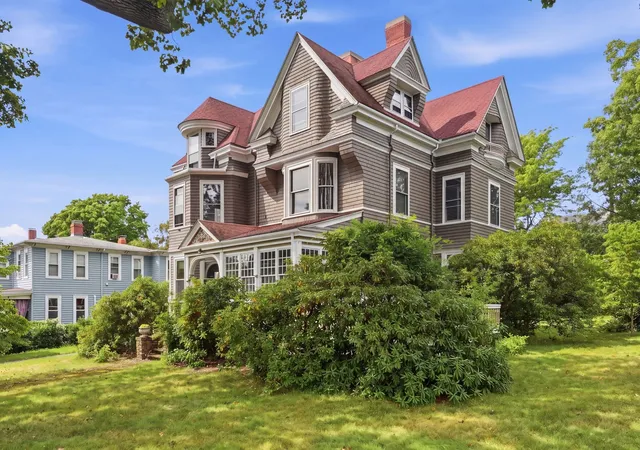 Photo 2 of Sale Pending at 25 Avon St, Wakefield, MA 01880 | MLS# 73574596 | Listing updated on 2026-09-29