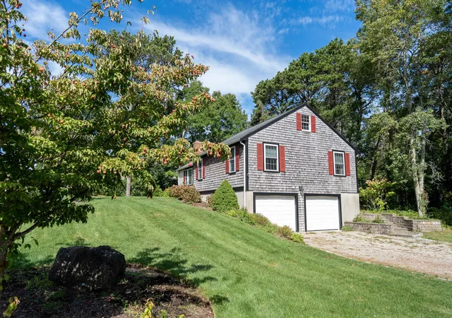 Photo 2 of Single family home for sale at 2 Mohegan Ln, Yarmouth Port, MA 02675 | MLS# 73586294 | Listing updated on 2026-10-07