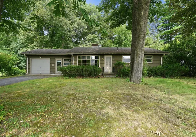 Photo 1 of Sale Pending at 46 Spencer St, Agawam, MA 01001 | MLS# 73575627 | Listing updated on 2026-09-23