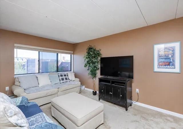 Listing Photo 4 - Condo for sale in building located at 10 Norman St, Salem, MA 01970 - Unit #502