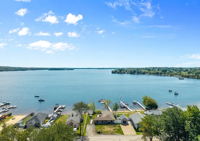 Photo 1 of Single family home for sale at 17 Shore Ave, Lakeville, MA 02347 | MLS# 73570402 | Listing updated on 2026-09-19