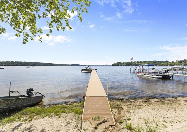 Photo 2 of Single family home for sale at 17 Shore Ave, Lakeville, MA 02347 | MLS# 73570402 | Listing updated on 2026-09-19