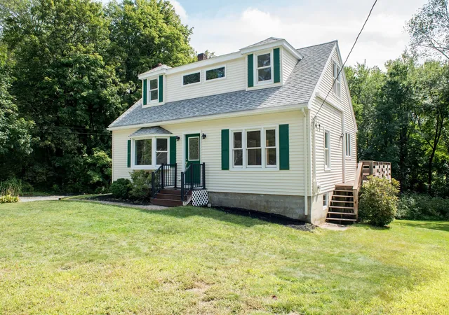 Photo 3 of Single family home for sale at 198 Union St, Whitinsville, MA 01588 | MLS# 73563757 | Listing updated on 2026-10-05