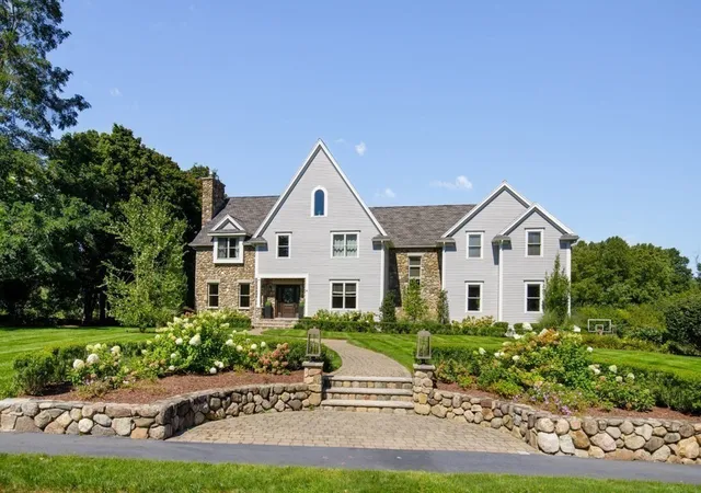 Photo 1 of Mansion for sale at 4 Haywood Farm, Lynnfield, MA 01940 | MLS# 73575363 | Listing updated on 2026-10-04