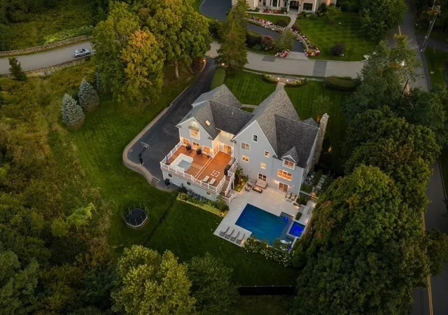 Photo 4 of Single family home for sale at 4 Haywood Farm, Lynnfield, MA 01940 | MLS# 73575363 | Listing updated on 2026-10-04