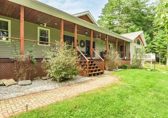 Photo 3 of Single family home for sale at 332 Ravenelle Rd, North Grosvenordale, CT 06255 | MLS# 73586961 | Listing updated on 2026-10-10