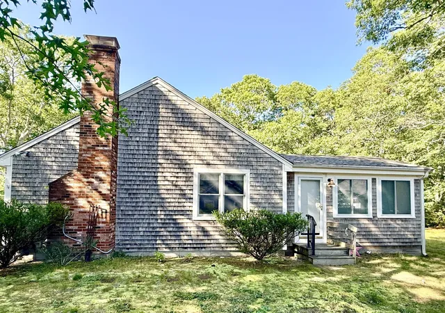 Photo 3 of Single family home for sale at 220 N Main St, South Yarmouth, MA 02664 | MLS# 73571303 | Listing updated on 2026-09-18