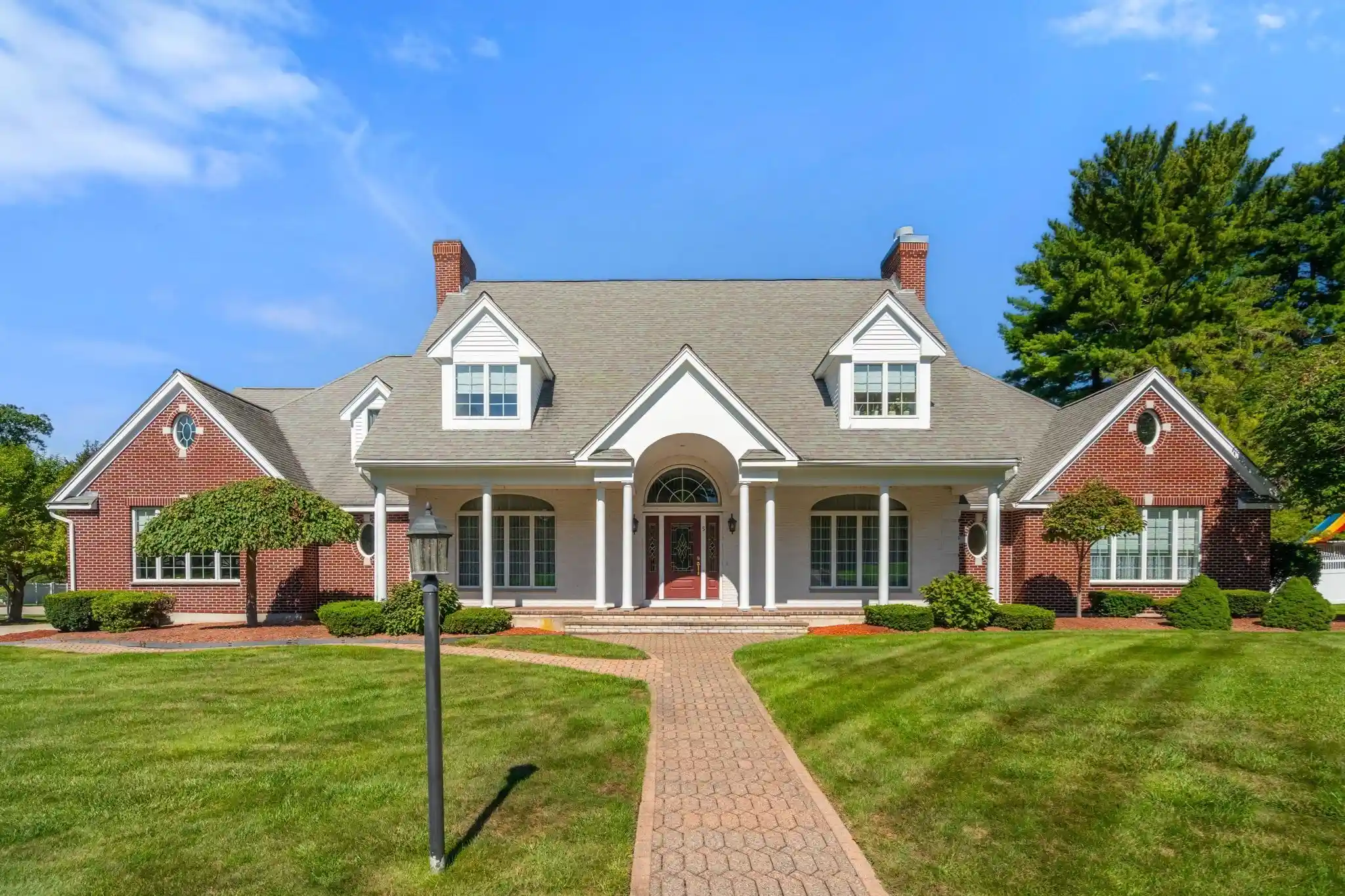 Listing Photo 1 - Condo for sale in 5 Elizabeth Wy located at 5 Elizabeth Wy, Lynnfield, MA 01940 - Unit 5 Elizabeth Way