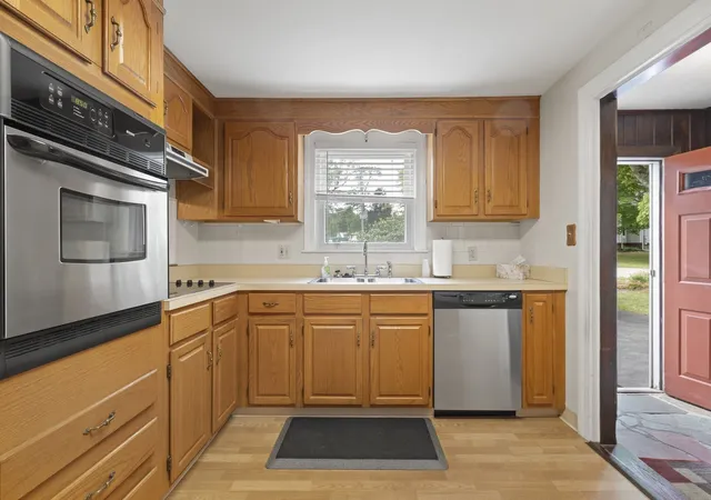 Photo 3 of Sale Pending at 8 Russell Rd, Whitman, MA 02382 | MLS# 73575509 | Listing updated on 2026-09-18