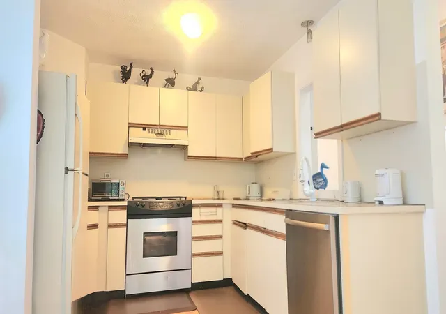 Photo 2 of Condo for sale at 10 Lanes End #10, Natick, MA 01760 | MLS# 73570649 | Listing updated on 2026-09-13