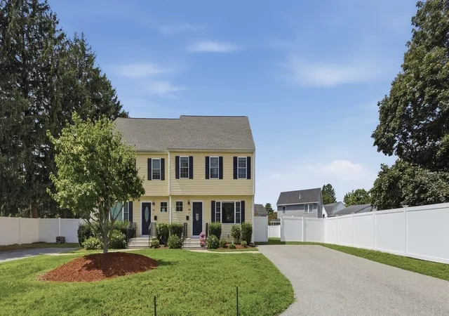 Listing Photo 3 - Condo for sale in building located at 173 Bedford Rd, Woburn, MA 01801 - Unit #B