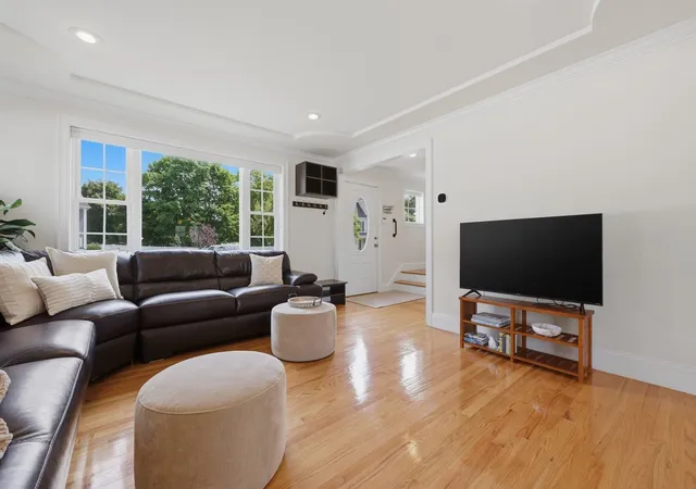 Listing Photo 5 - Condo for sale in building located at 173 Bedford Rd, Woburn, MA 01801 - Unit #B
