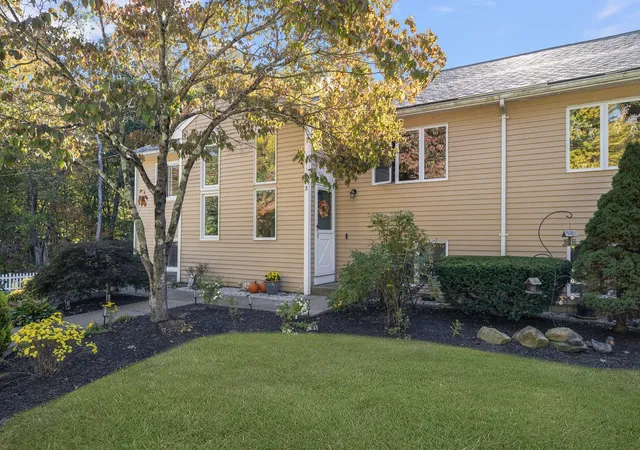 Photo 3 of Condo for sale at 17 Cork Cir #B, Millville, MA 01529 | MLS# 73588346 | Listing updated on 2026-10-14