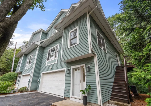 Photo 2 of Condo for sale at 79 Beecher Pl #5, Newton Center, MA 02459 | MLS# 73574200 | Listing updated on 2026-09-26