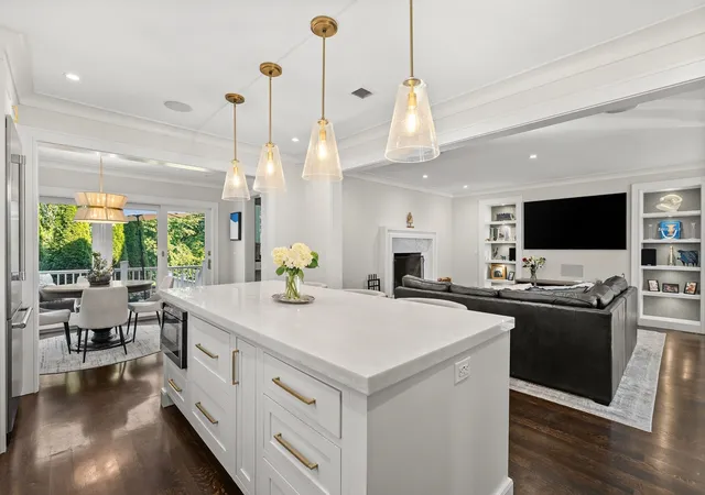 Photo 4 of Sale Pending at 2 Hemenway Ave, Melrose, MA 02176 | MLS# 73573367 | Listing updated on 2026-09-15