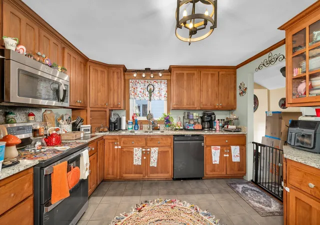 Photo 3 of Sale Pending at 11 Crestshire Dr, Lawrence, MA 01843 | MLS# 73569177 | Listing updated on 2026-09-10